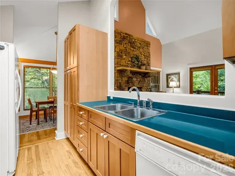 142 Winterview Trail Hendersonville NC 28739