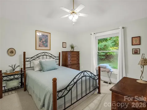 142 Winterview Trail Hendersonville NC 28739