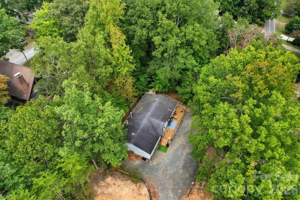 1135 Pinehaven Drive New London NC 28127