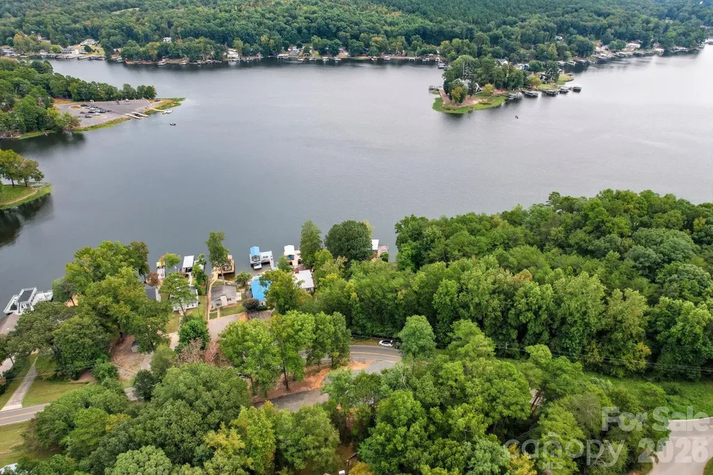 1135 Pinehaven Drive New London NC 28127