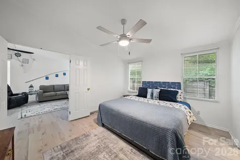 1135 Pinehaven Drive New London NC 28127