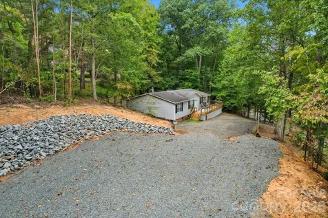 1135 Pinehaven Drive New London NC 28127