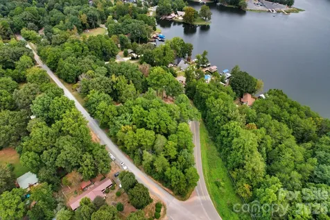 1135 Pinehaven Drive New London NC 28127