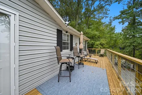 1135 Pinehaven Drive New London NC 28127