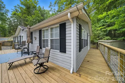 1135 Pinehaven Drive New London NC 28127
