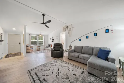 1135 Pinehaven Drive New London NC 28127