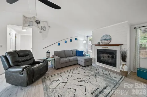 1135 Pinehaven Drive New London NC 28127