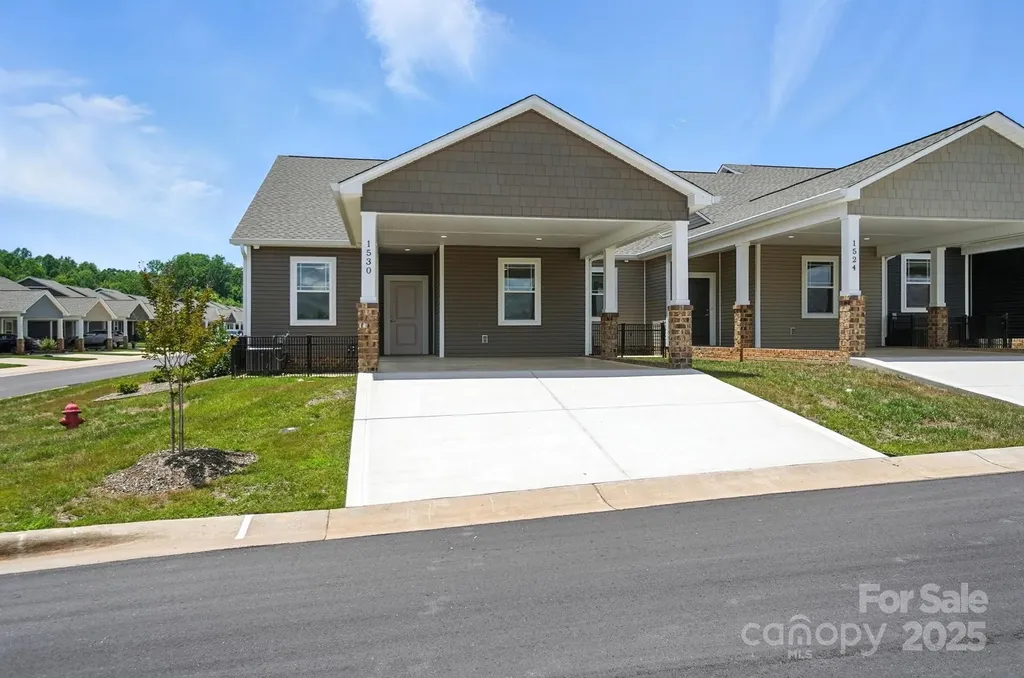 1530 29th Street SE Hickory NC 28602