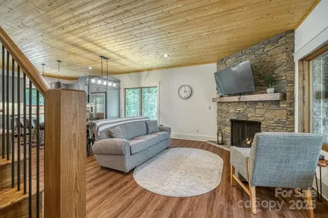 1370 Saylor Way Nebo NC 28761