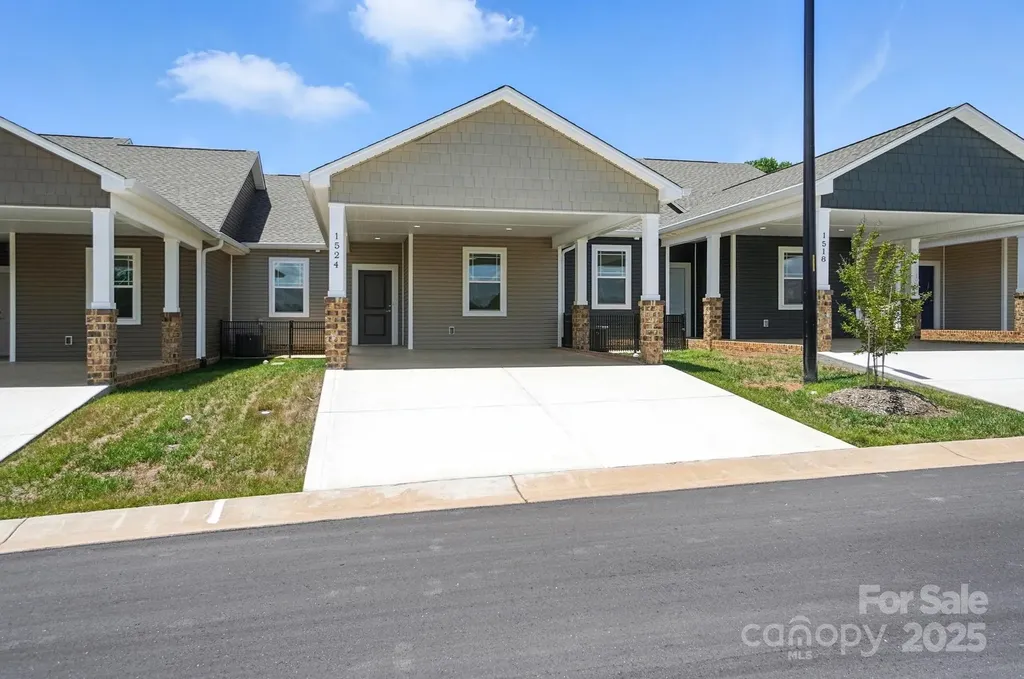 1524 29th Street SE Hickory NC 28602