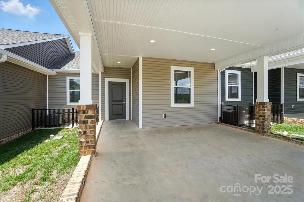 1524 29th Street SE Hickory NC 28602