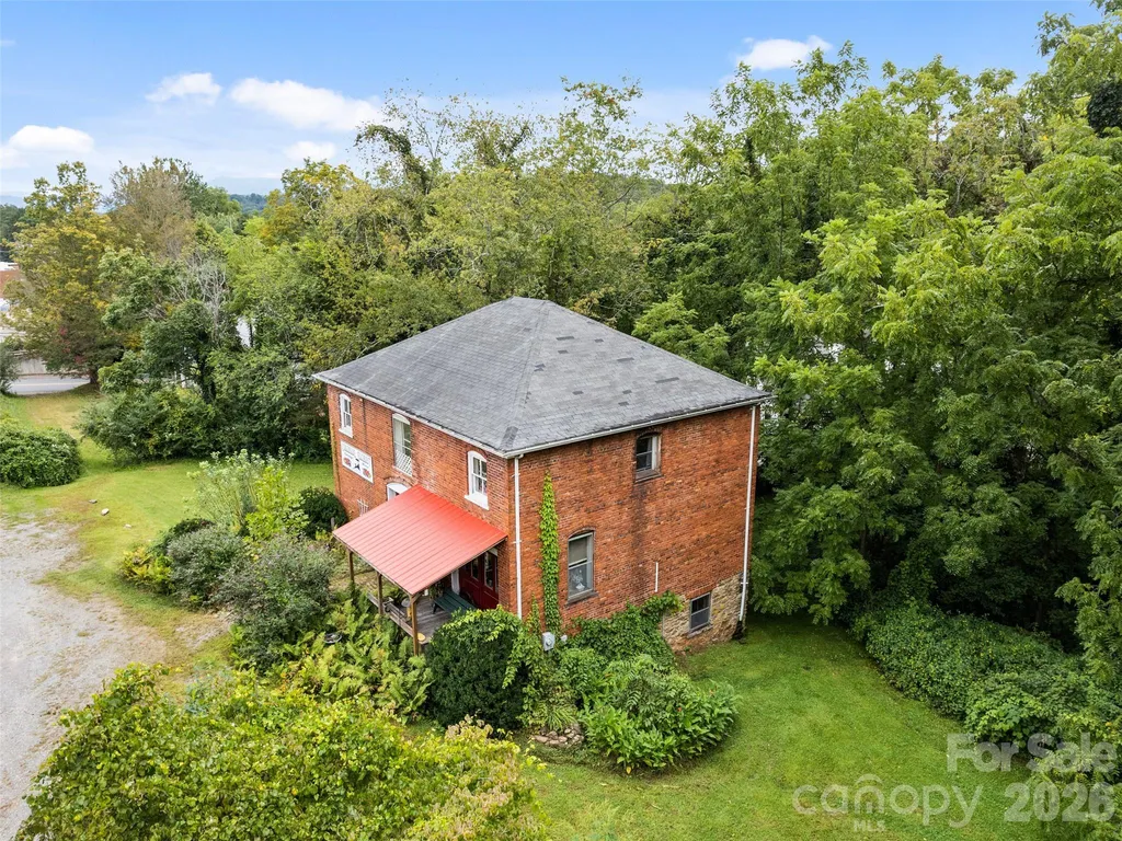 123 S Main Street Waynesville NC 28786