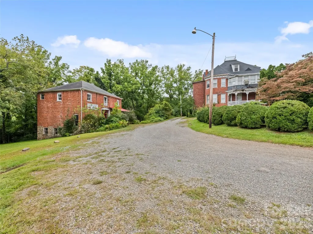 123 S Main Street Waynesville NC 28786