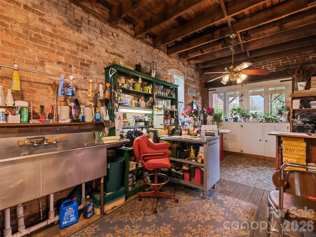 123 S Main Street Waynesville NC 28786