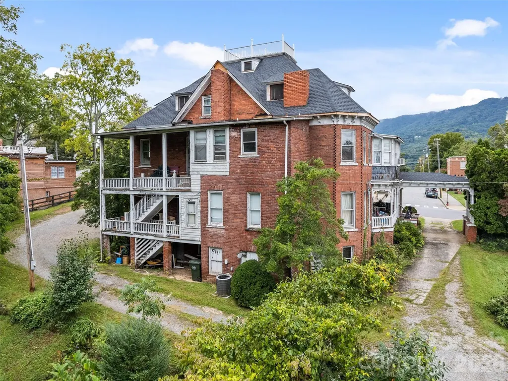 123 S Main Street Waynesville NC 28786