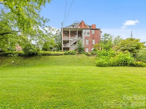 123 S Main Street Waynesville NC 28786