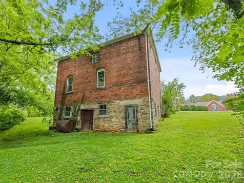 123 S Main Street Waynesville NC 28786