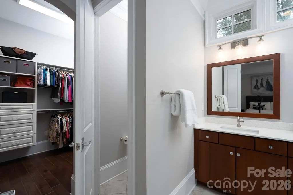 5041 Vernet Lane Charlotte NC 28210