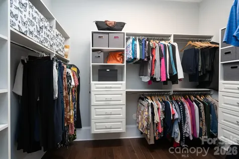 5041 Vernet Lane Charlotte NC 28210