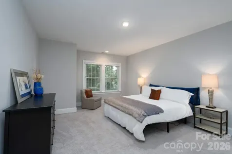 5041 Vernet Lane Charlotte NC 28210