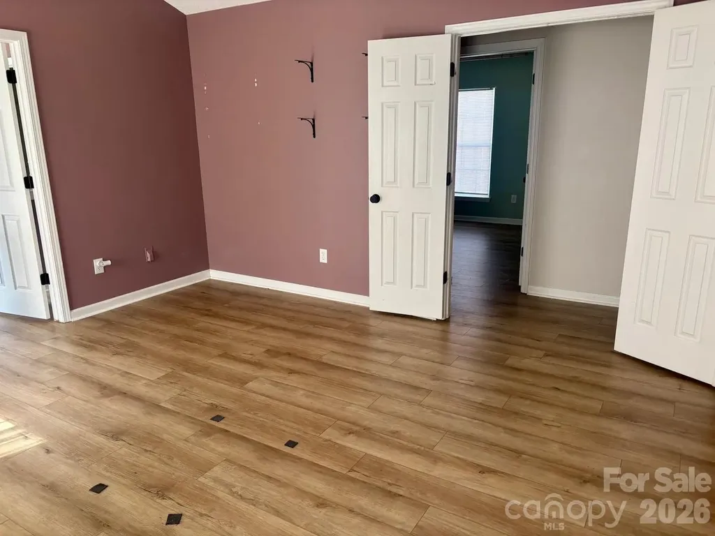 2018 Southwind Drive Charlotte NC 28216