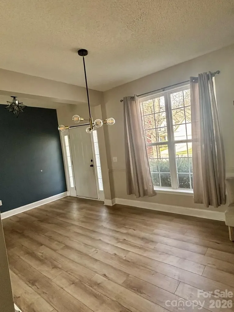 2018 Southwind Drive Charlotte NC 28216