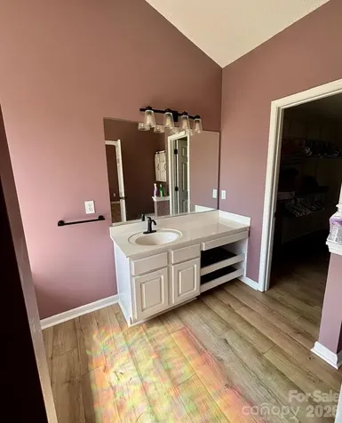 2018 Southwind Drive Charlotte NC 28216