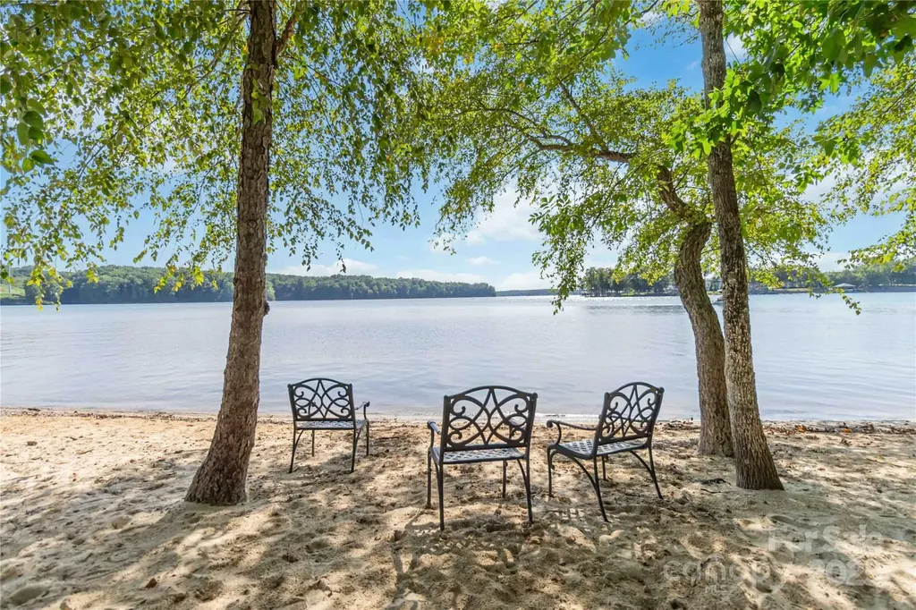 2112 Wood Clough Court Belmont NC 28012