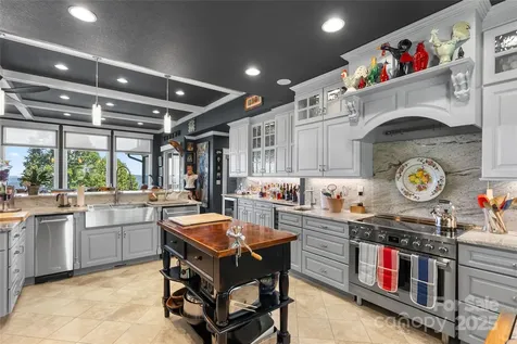 159 Alta Circle Hendersonville NC 28739