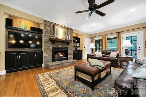 923 Ugugu Drive Brevard NC 28712