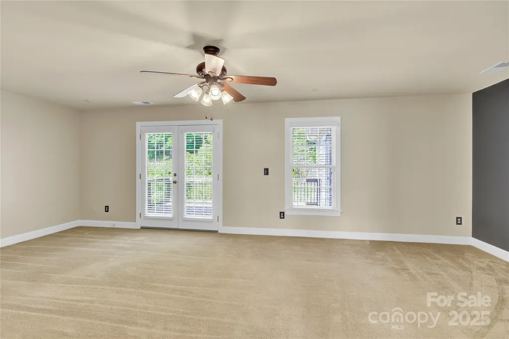 2055 Solway Lane Charlotte NC 28269