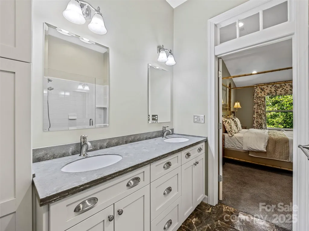 73 Ridgetop Circle Brevard NC 28712