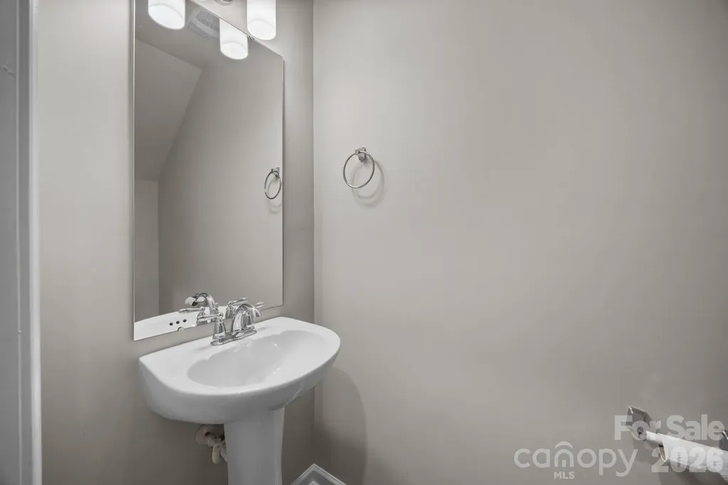 8105 Alderton Lane Charlotte NC 28215