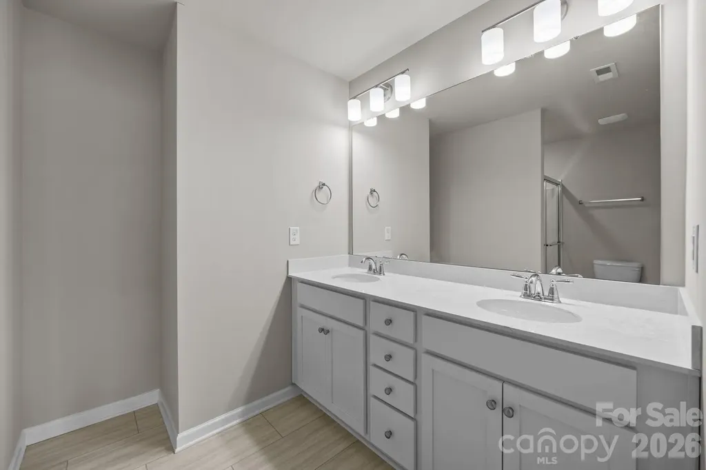 8105 Alderton Lane Charlotte NC 28215