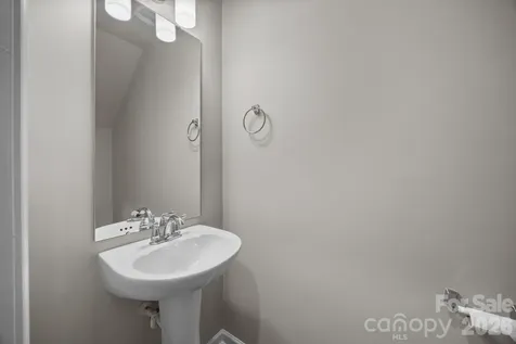 8105 Alderton Lane Charlotte NC 28215