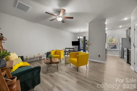 8105 Alderton Lane Charlotte NC 28215