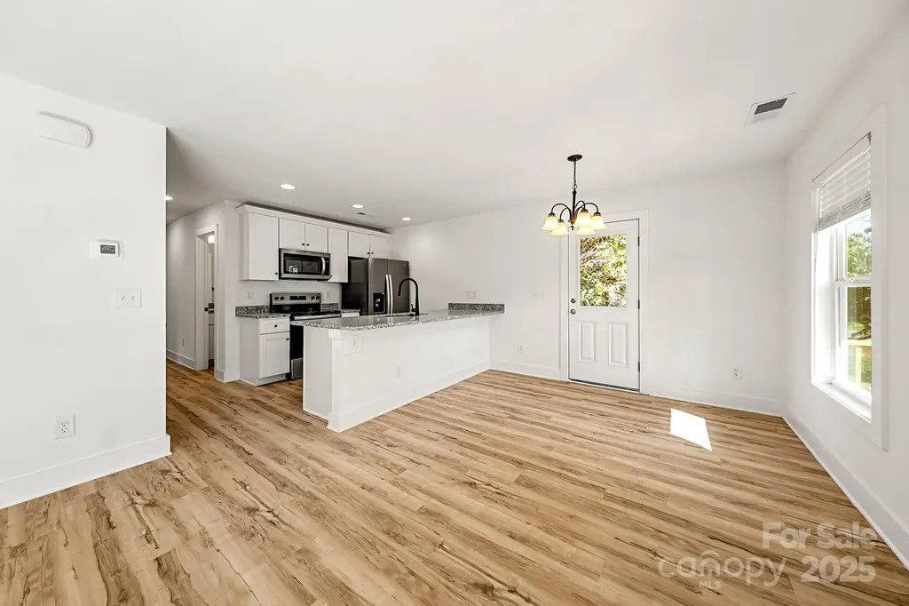 517 W Pine Street Maiden NC 28650