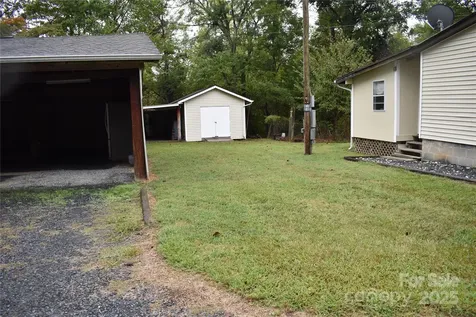 133 Community Building Road Mount Gilead NC 27306