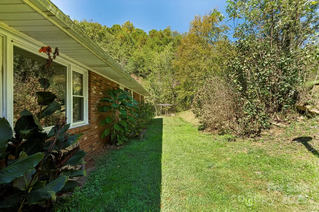 1623 Ammons Branch Road Marshall NC 28753