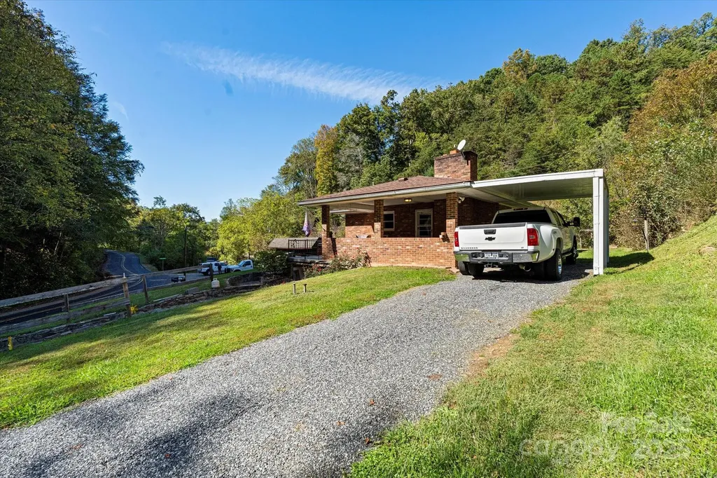 1623 Ammons Branch Road Marshall NC 28753