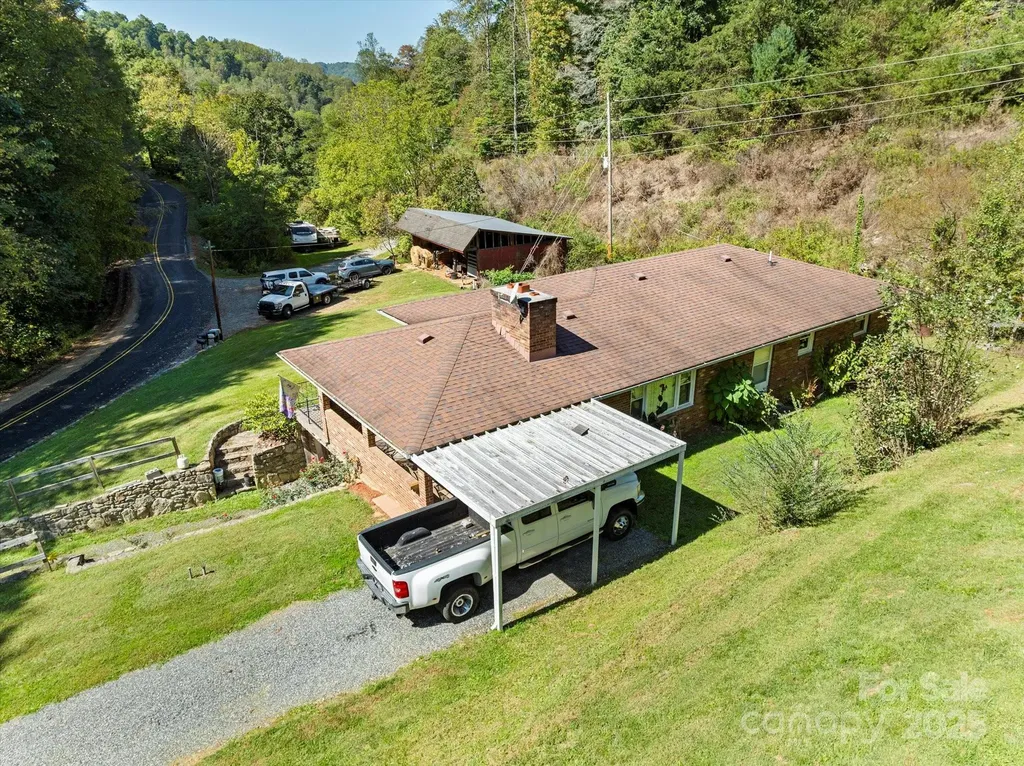 1623 Ammons Branch Road Marshall NC 28753