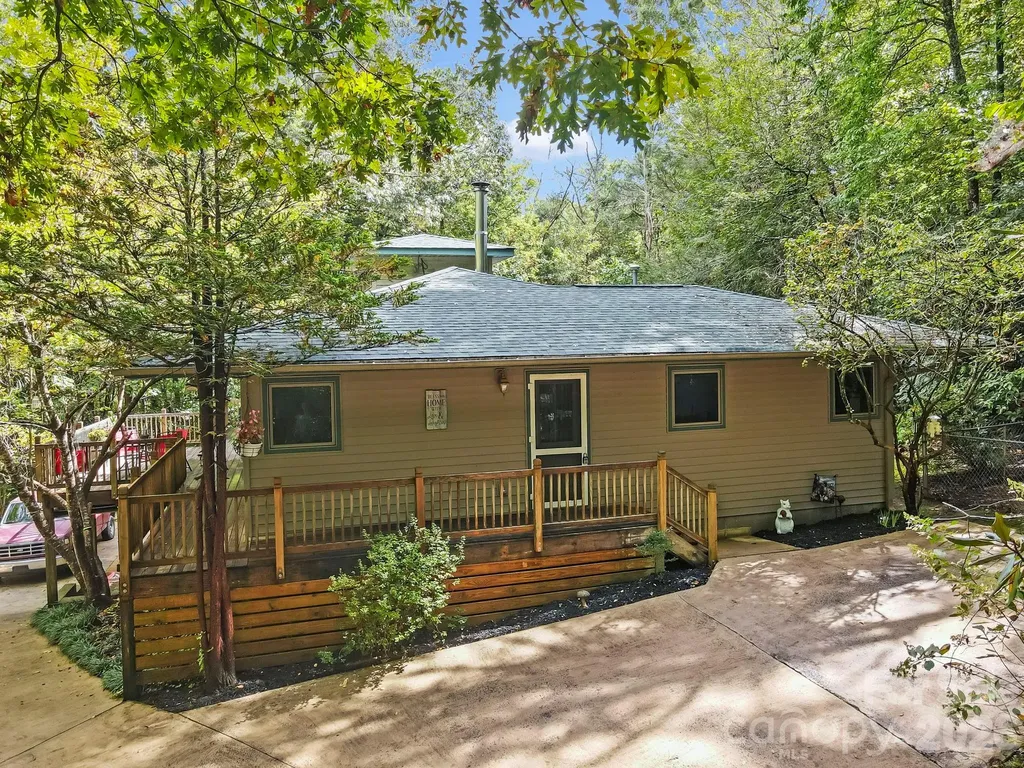 428 Lakeland Drive Pisgah Forest NC 28768