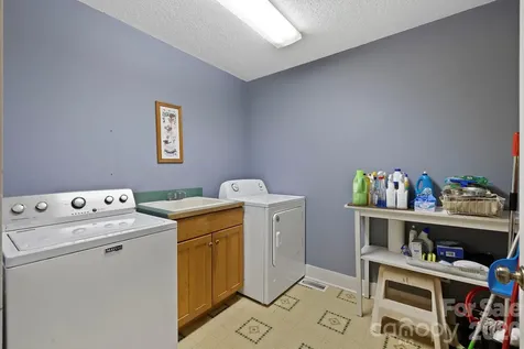 428 Lakeland Drive Pisgah Forest NC 28768