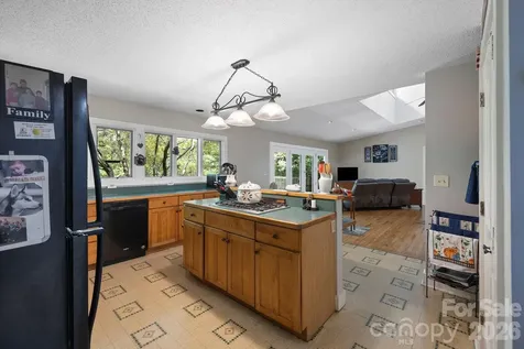 428 Lakeland Drive Pisgah Forest NC 28768