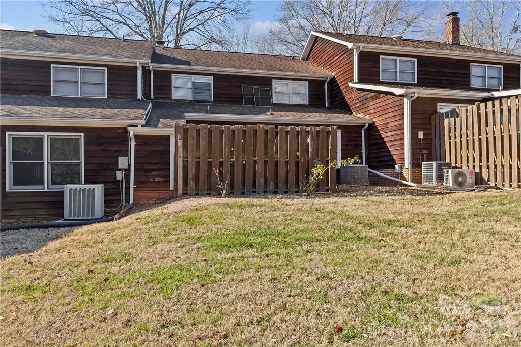 2502 Round Table Road Monroe NC 28110