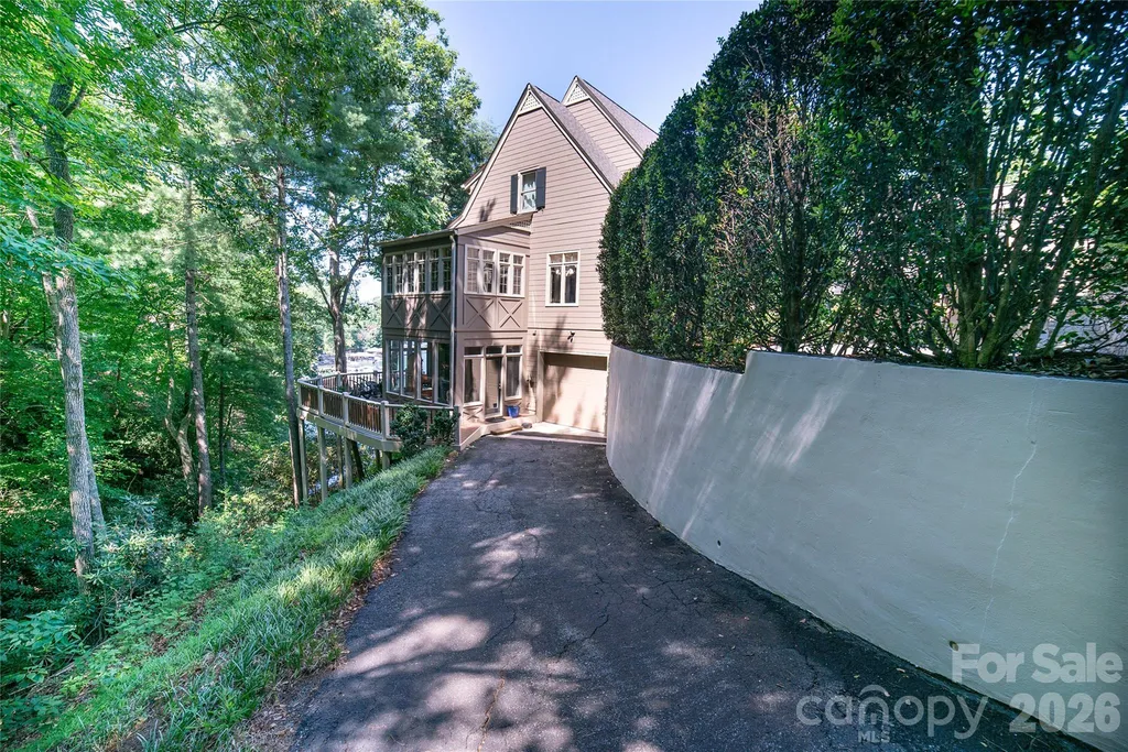 1513 Brentwood Place Morganton NC 28655