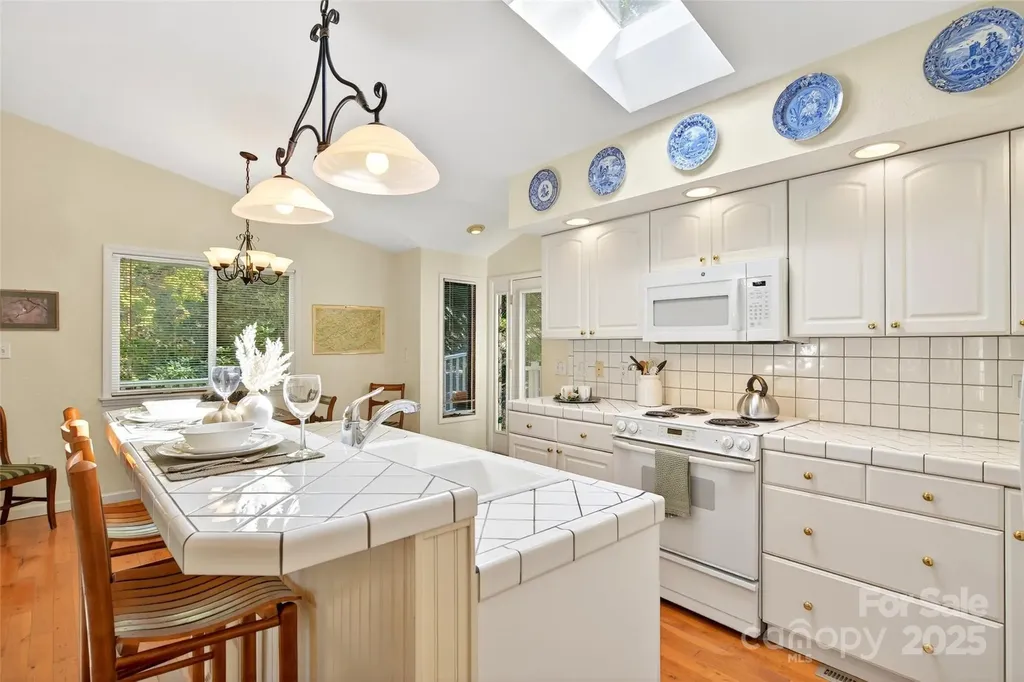 211 Rhododendron Avenue Black Mountain NC 28711
