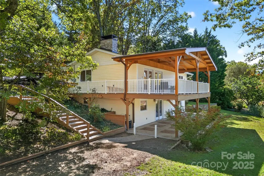 211 Rhododendron Avenue Black Mountain NC 28711