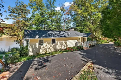 211 Rhododendron Avenue Black Mountain NC 28711