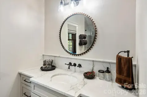 1544 Panthertown Road Lake Toxaway NC 28747